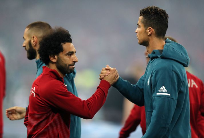 Mohamed Salah heilsar Cristiano Ronaldo fyrir úrslitaleik Meistaradeildarinnar þegar Ronaldo lék enn með Real Madrid.