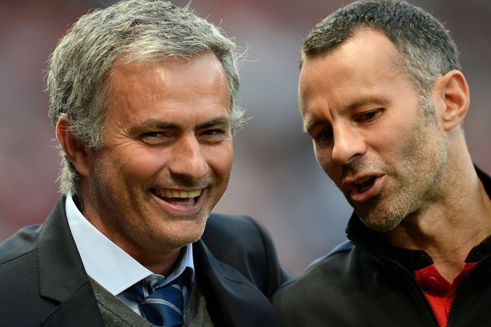 Jose Mourinho, knattspyrnustjóri Chelsea með Ryan Giggs.