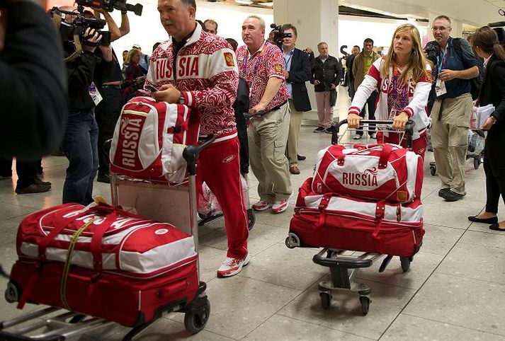 Rússneska siglingaliðið kom til London í gær, sjaldan hefur reynt jafn mikið á skipulagið á Heathrow og nú í aðdraganda Ólympíuleikanna.