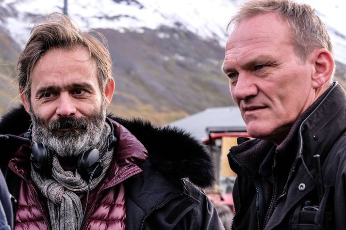 Baltasar Kormákur ásamt Ingvari E. Sigurðssyni á tökustað Ófærðar á Siglufirði í vikunni.