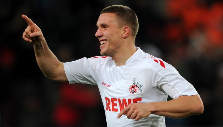 Lukas Podolski fagnar marki í leik með Köln.