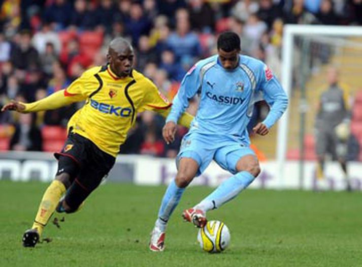 Miðjumaðurinn Julian Gray (29 ára) er kominn til Fulham frá Coventry.