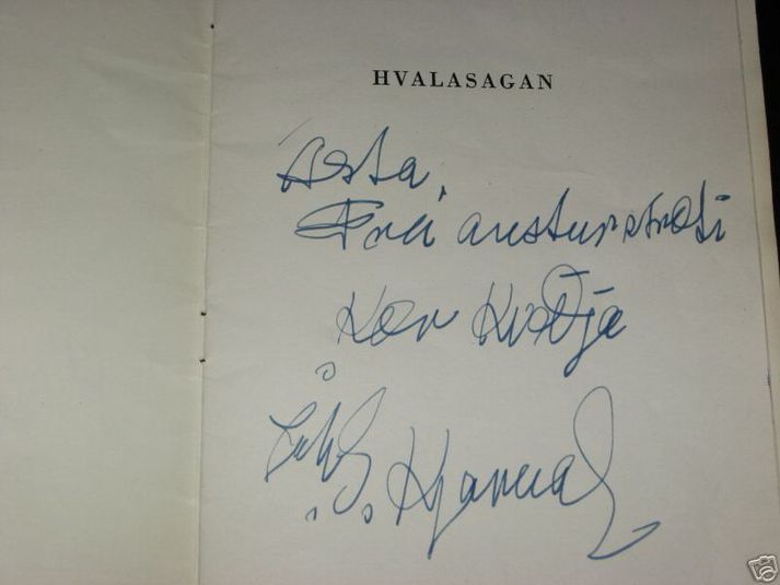 Bókin er árituð til Ástu, sem Kjarval kallar Frú Austurstræti.