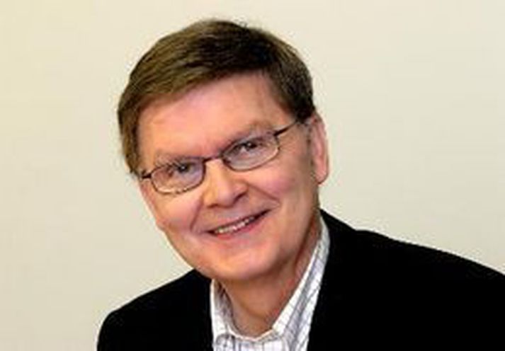 Vilhjálmur Vilhjálmsson afhjúpaði skiltið.