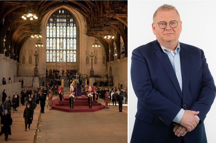 Gestir að virða fyrir sér líkkistu drottningar í Westminster Hall í dag. Heimir Már Pétursson (t.h.) lýsir streyminu á morgun.