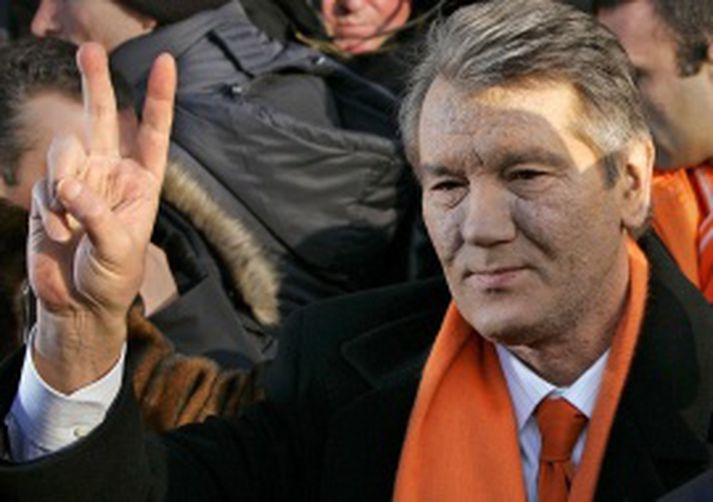 Yushchenko, forseti Úkraínu, telur ákvörðun þingsins brjóta gegn stjórnarskrá landsins.