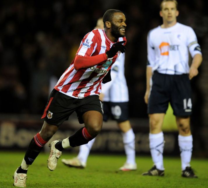 Darren Bent skoraði þrennu.