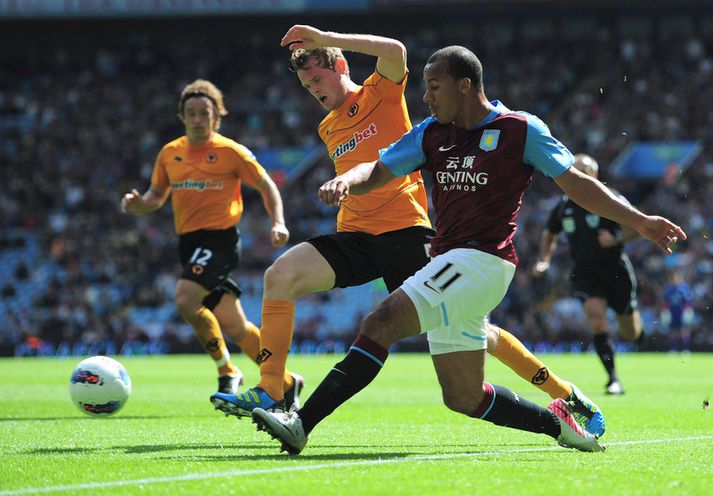 Agbonlahor sækir að vörn Wolves.
