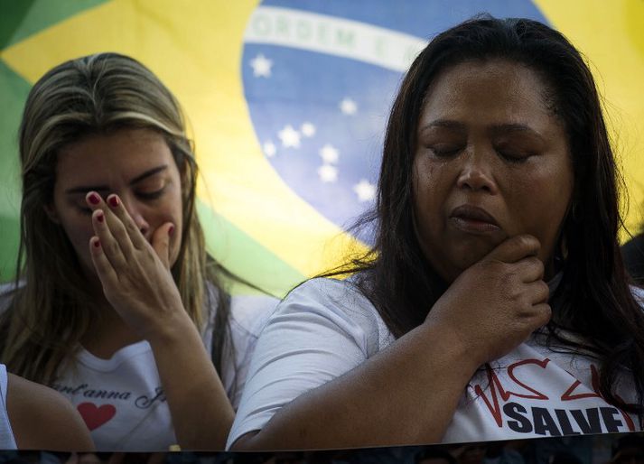 Í kringum níutíu lögreglumenn hafa fallið í átökum við glæpagengi.