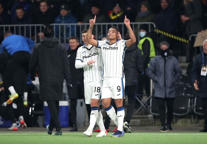 Luis Muriel skoraði jöfnunarmark Atalanta beint úr aukaspyrnu.