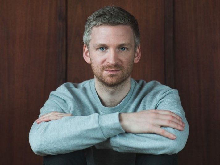 Ólafur Arnalds er tilnefndur til tveggja Grammy verðlauna sem fara fram á sunnudaginn.