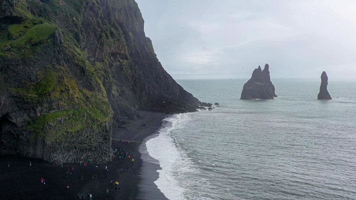 Ferðamennirnir áttu að vera í sóttkví en fóru í Reynisfjöru. Myndin er úr safni.