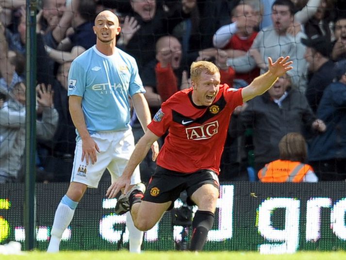 Paul Scholes fagnar sigurmarki sínu um helgina.