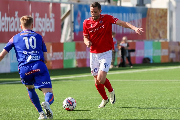 Gylfi fer ekki með Val til Skotlands.