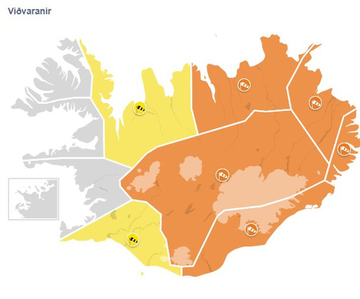 Appelsínugular og gular viðvaranir lita veðurkortið þennan morguninn.