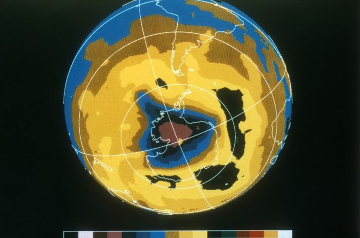 Gatið í ósonlaginu yfir Suðurskautslandinu eins og það leit út árið 1992.