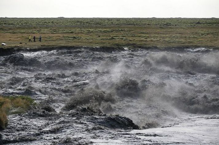 Skaftá hefur breyst í beljandi stórfljót í stærsta jökulhlaupi árinnar sem menn muna eftir.