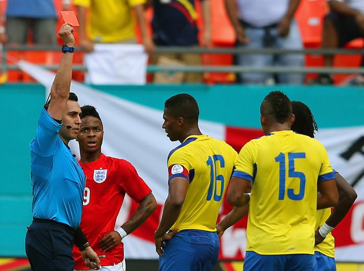 Antonio Valencia fékk að líta rauða spjaldið líkt og Raheem Sterling.