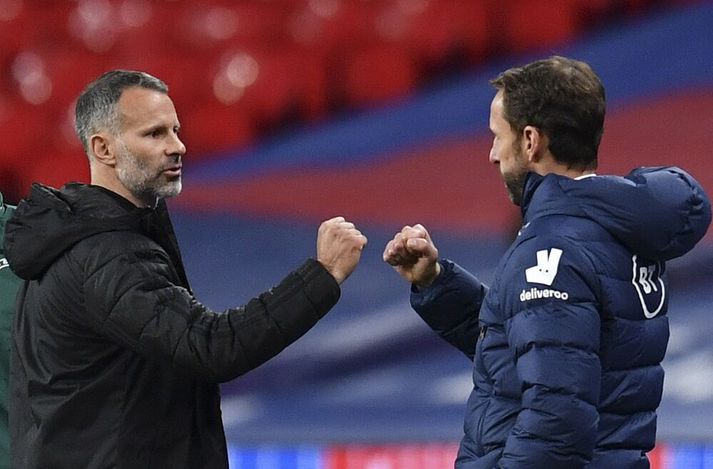 Giggs og Gareth Southgate eftir leik Wales og Englands í október 2020. 