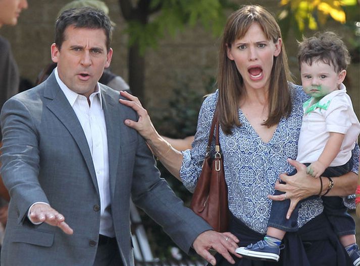Steve Carell og Jennifer Garner gretta sig á tökustað.