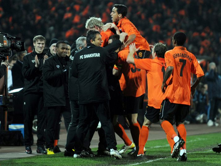 Leikmenn Shakhtar fagna öðru marka sinna í dag.