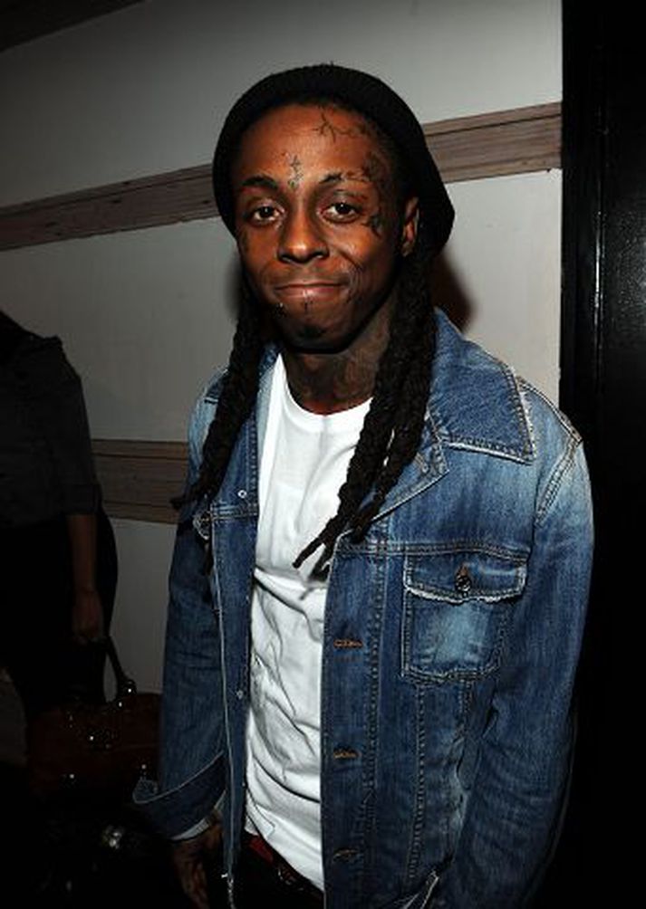 Lil Wayne getur brosað breitt, enda að minnsta kosti fjögurra barna faðir, jafnvel fimm!