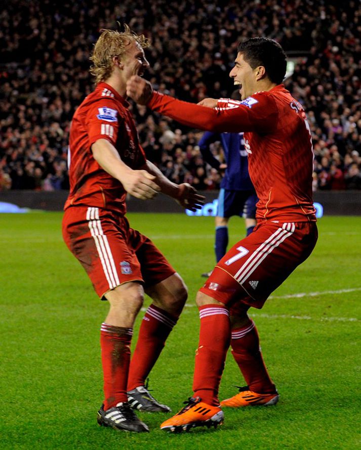 Kuyt fagnar með Suarez.