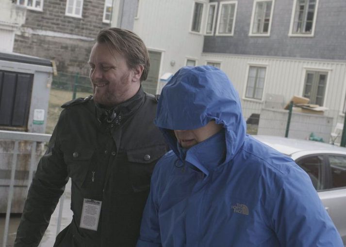 Maðurinn var fluttur til landsins frá Sviss þar sem hann var handtekinn í síðasta mánuði.