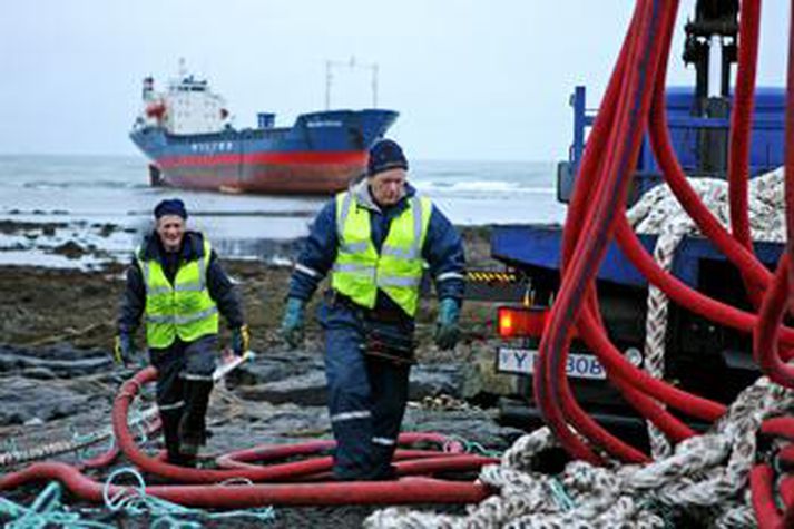 Bæjaryfirvöld í Sandgerði hafa sagt að það komi ekki til greina að skipið standi um ókomna tíð við Hvalsnes.