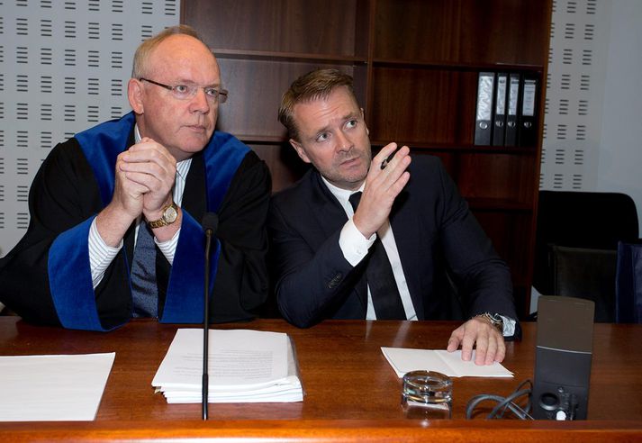 Lýður Guðmundsson og verjandi hans Gestur Jónsson (til hægri)