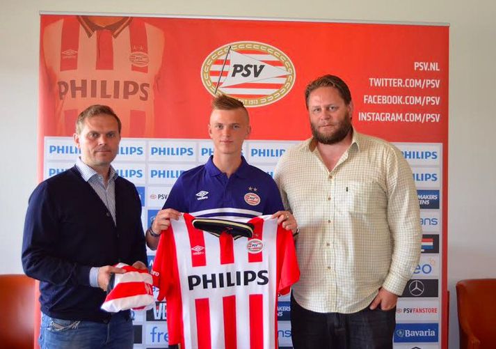 Albert þegar hann gekk í raðir PSV á dögunum.