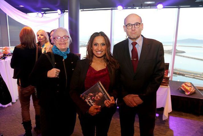 Sendiherra Svíþjóðar, Bosse Hedberg, eiginkona hans, Christina ásamt Yesmine.