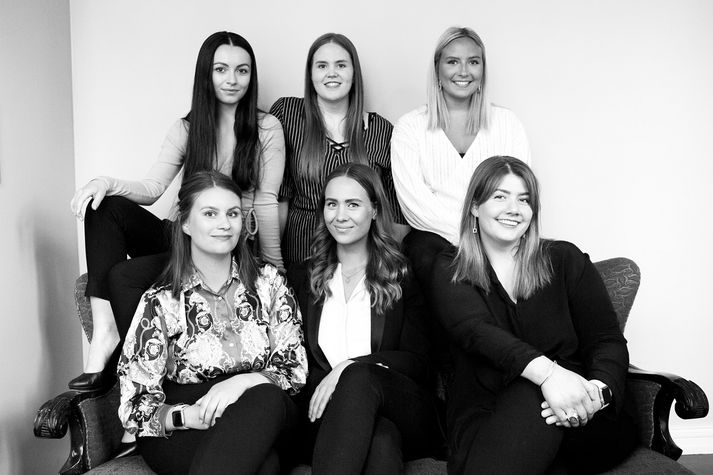 Efri röð frá vinstri: Amna Hasecic, Björgheiður Margrét Helgadóttir og Vala Rún Magnúsdóttir. Neðri röð frá vinstri: Auður Albertsdóttir, nýr formaður Snæfríður Jónsdóttir og Kolfinna Tómasdóttir.