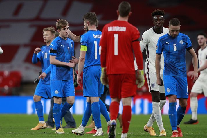 Ísak Bergmann Jóhannesson eftir leikinn á Wembley í kvöld.