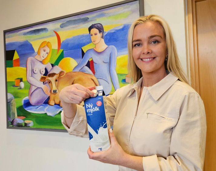 Halldóra Arnardóttir, markaðsstjóri ferskvara hjá MS, sem býður fólki að koma til sín eða til annarra starfsmanna MS og fá sér skúffuköku og mjólkurglas um leið og kennsla fer fram í notkun tappanna.