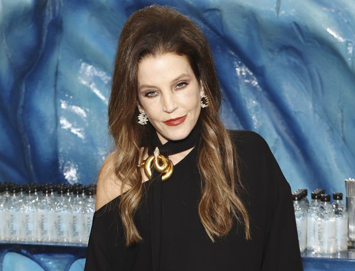 Lisa Marie Presley á Golden Globe verðlaunahátíðinni á þriðjudagskvöld.