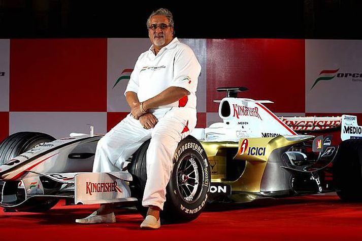 Vijay Mallay rifti samningi við Ferrari og vill starfa með Mercedes á næsta ári.