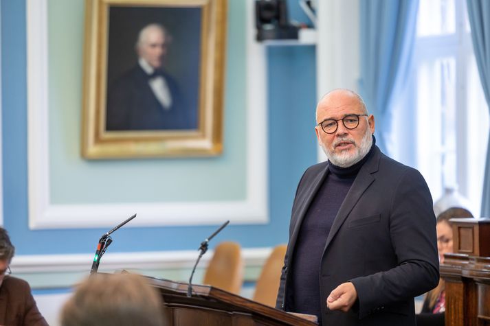 Logi Einarsson ætlar að kynna fjölmiðlastefnu nú í haust.