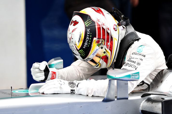Lewis Hamilton var að vonum glaður með 25 stigin sem hann náði sér í.