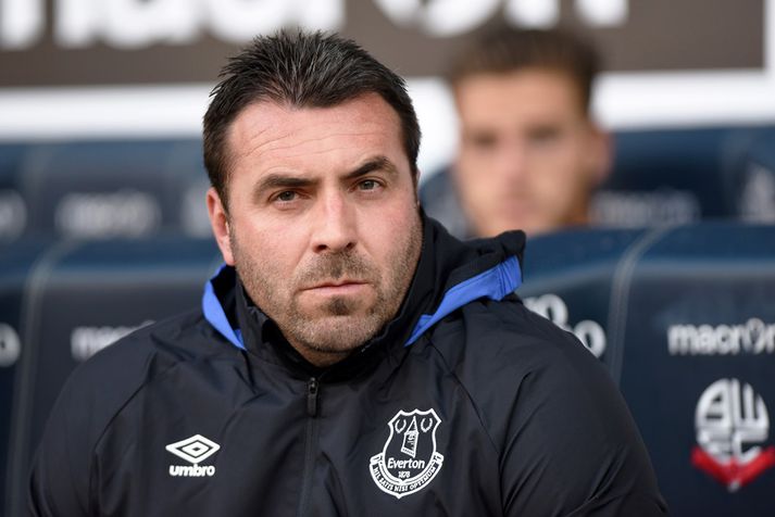 Unsworth á bekknum hjá Everton.