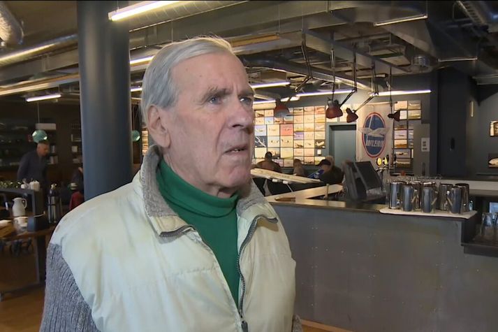 Harald Snæhólm flugstjóri var einn fimm Íslendinga sem komust lífs af úr flugslysinu árið 1978. Hann sat aftast í flugvélinni sem farþegi.