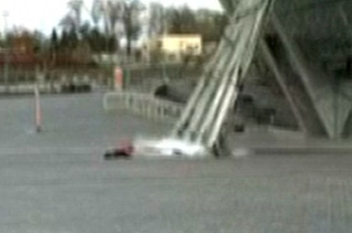 Þarna skall hurð nærri hælum.