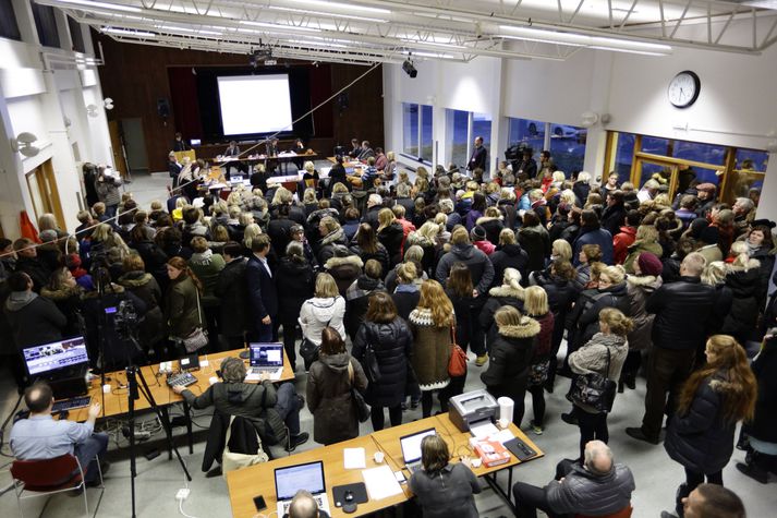 Kennarar hafa staðið í stappi við sveitarfélög um launakjör en skrifuðu nýlega undir samning.