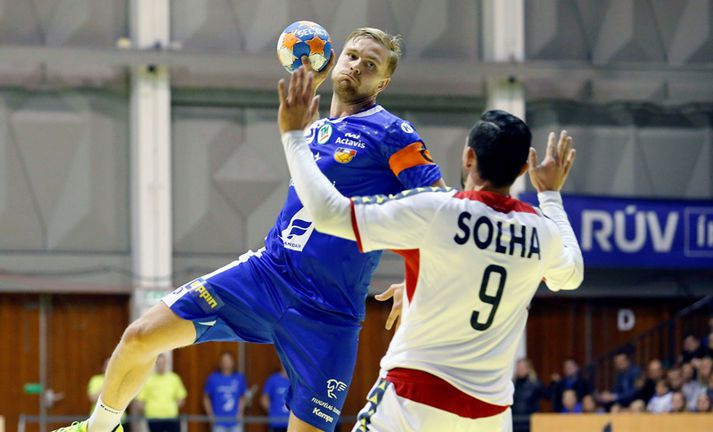 Aron í leiknum gegn Portúgal síðasta sunnudag.