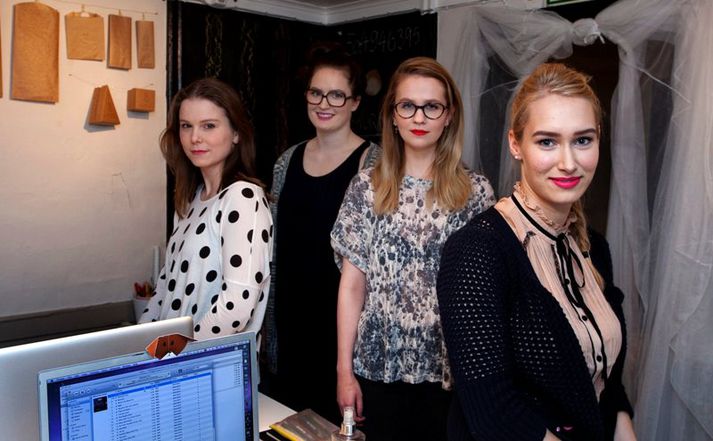 
Þær Svala Hjörleifsdóttir, Júlía Hvanndal, Arna Rún Gústafsdóttir og Jóna Berglind Stefánsdóttir stofna auglýsingastofuna Undralandið en þær eru allar menntaðar grafískir hönnuðir.