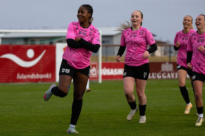 Natasha Moraa Anasi og félagar í Grindavík/Njarðvík eru að standa sig vel í Bestu deild kvenna í sumar.