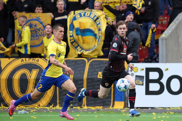 Hér má sjá stuðningsmenn Bröndby fylgjast með leiknum í Víkinni. 