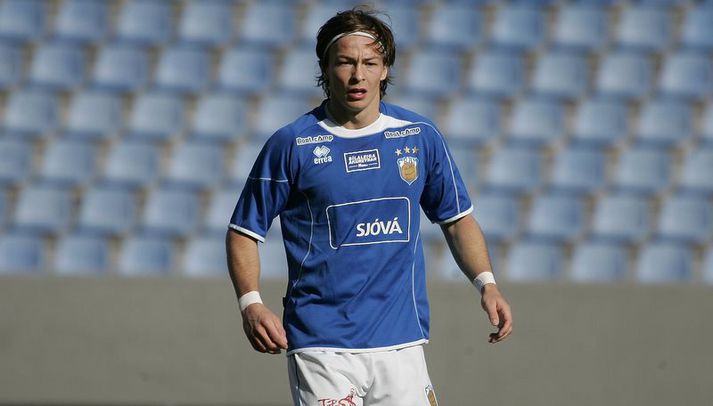 Steven Lennon.