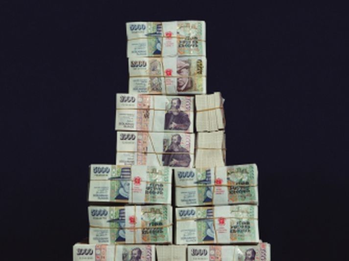 Greining Íslandsbanka býst við því að krónan styrkist.