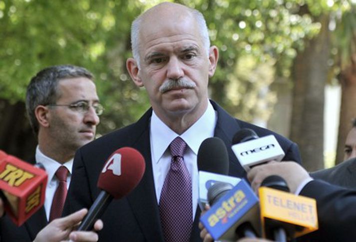 Papandreou, forsætisráðherra Grikklands, hefur boðað sársaukafullar aðgerðir í ríkisfjármálum.
